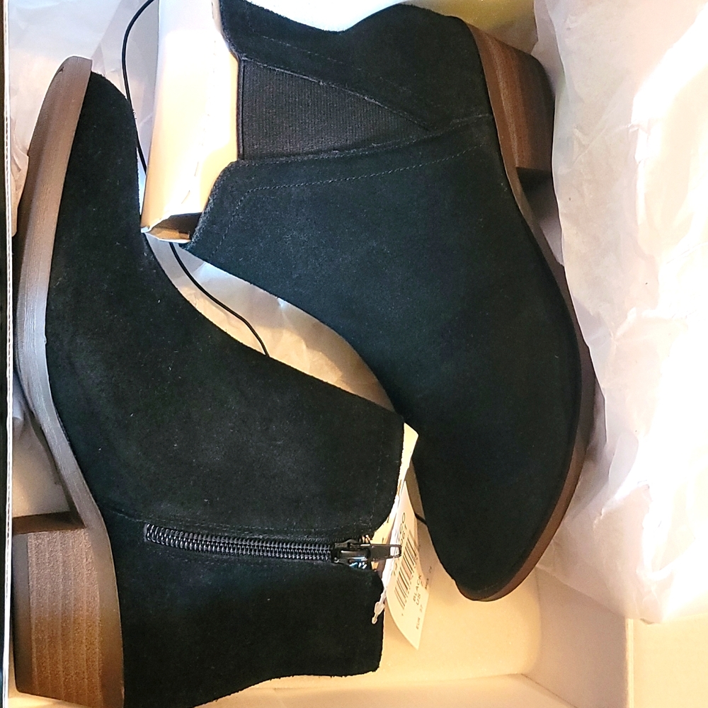 Brand new Kensie Ankle Boots Suede